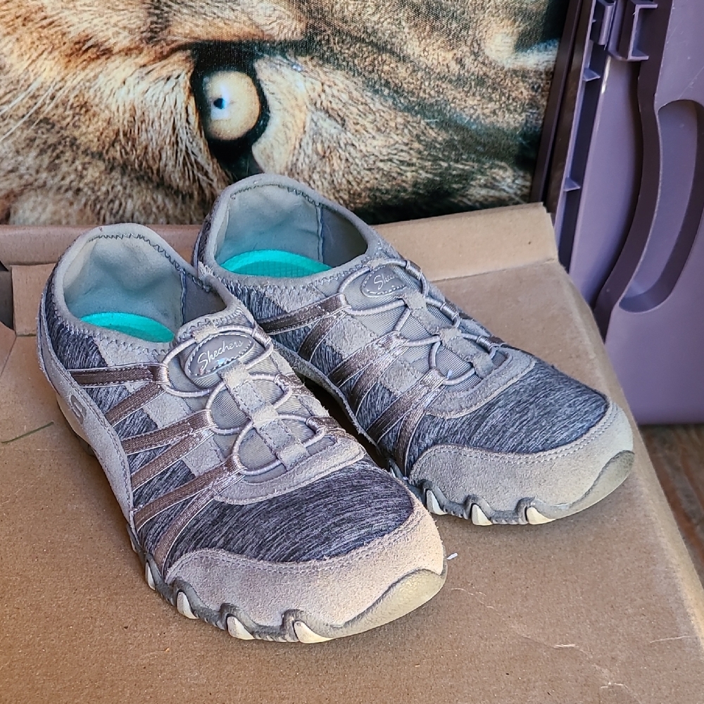 Skechers Gray Women's Athletic Shoes